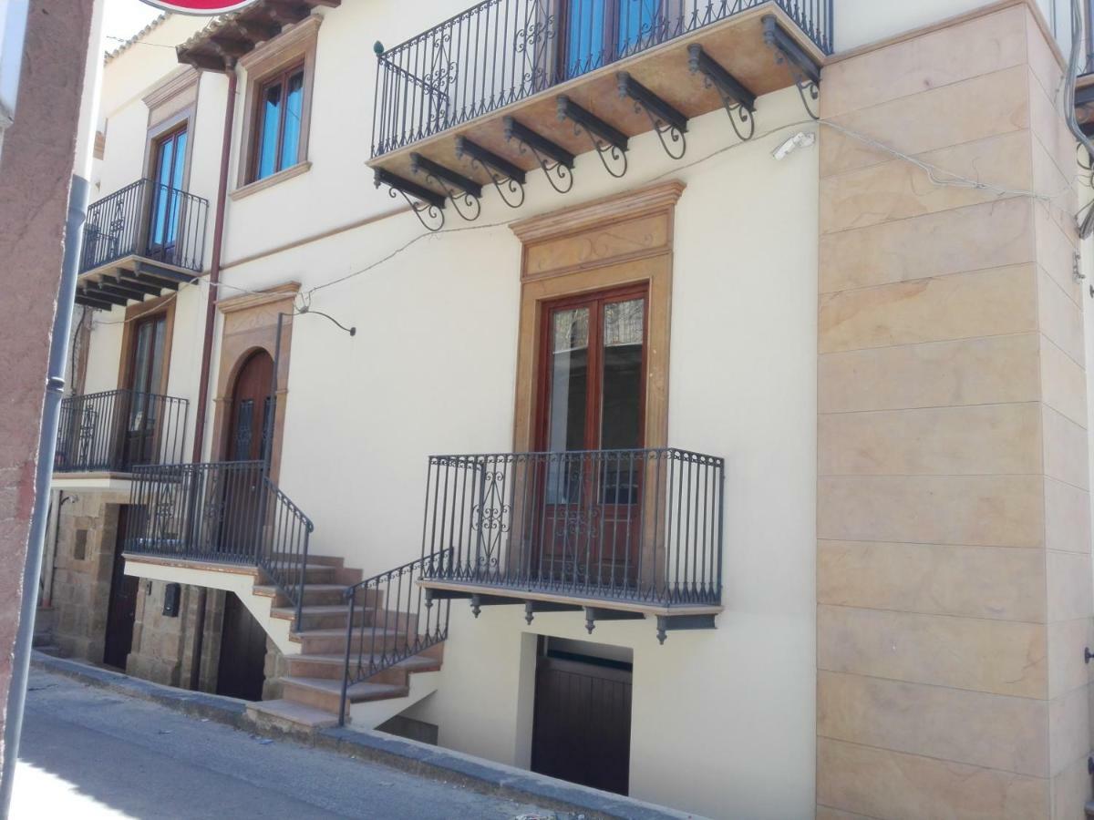 B&B Dante Barrafranca Екстериор снимка